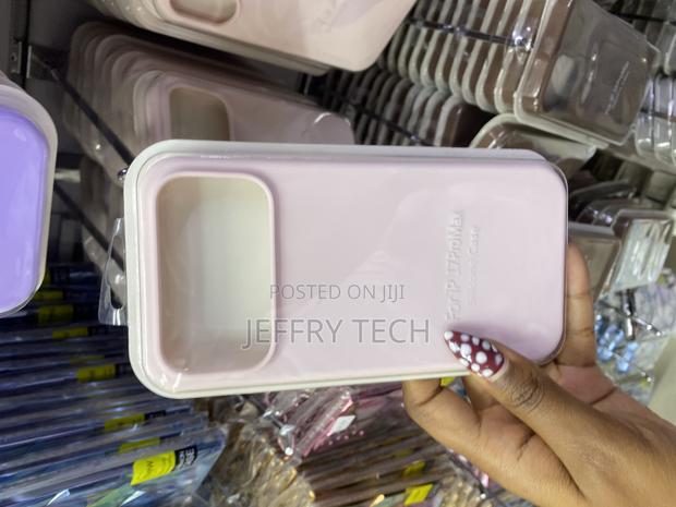 Whiee iPhone 17 Pro Max Liquid Silicone Case With Microfiber Lining - main view