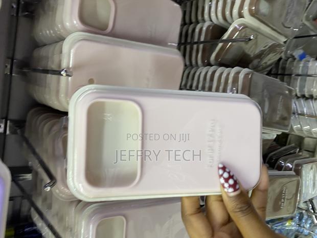 Fasvio iPhone 17 Pro Liquid Silicone Case With Microfiber Lining - main view
