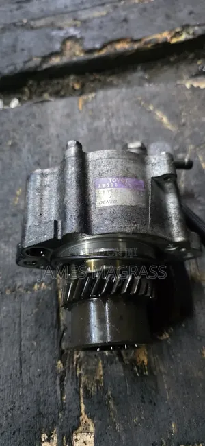 Toyota Hilux Vigo Vacuum Pumps Ex-Japan