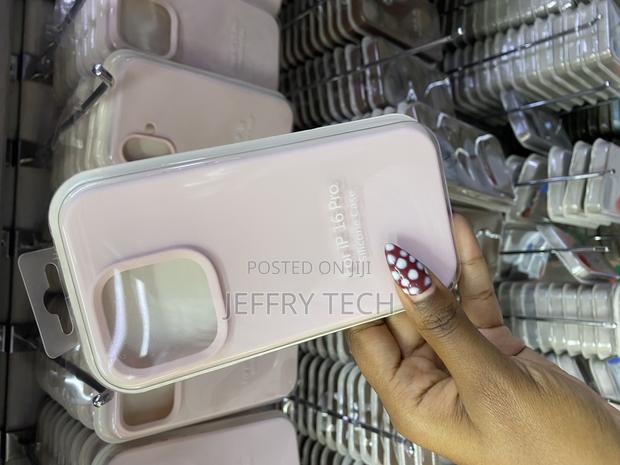 Indogo iPhone 16 Pro Liquid Silicone Case With Microfiber Lining - thumbnail 3