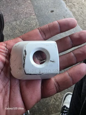 V8 200 Series Door Handle Key Cover