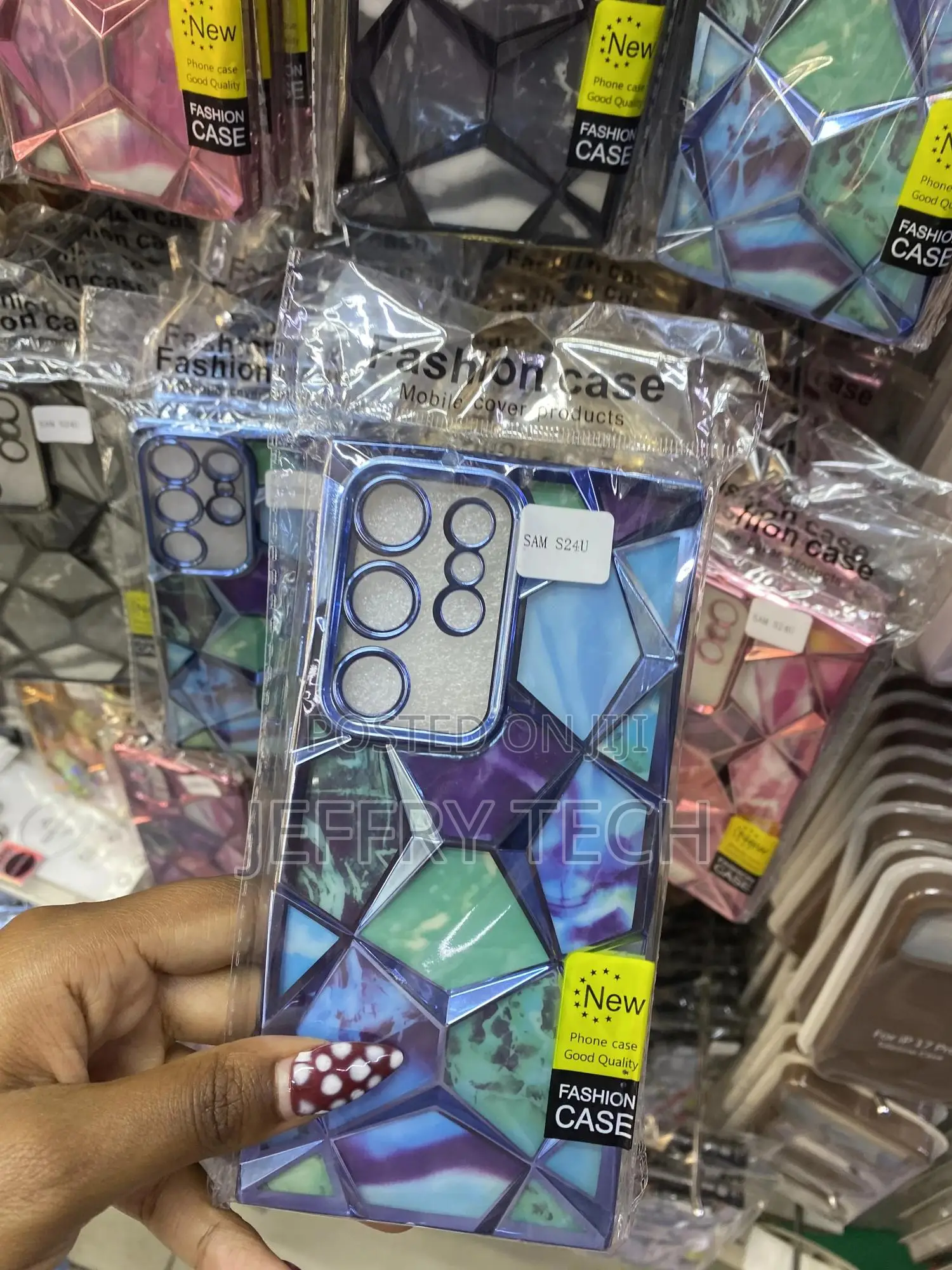 Cruxxe Geometric Diamond Pattern Cover for Samsung S24 Ultra