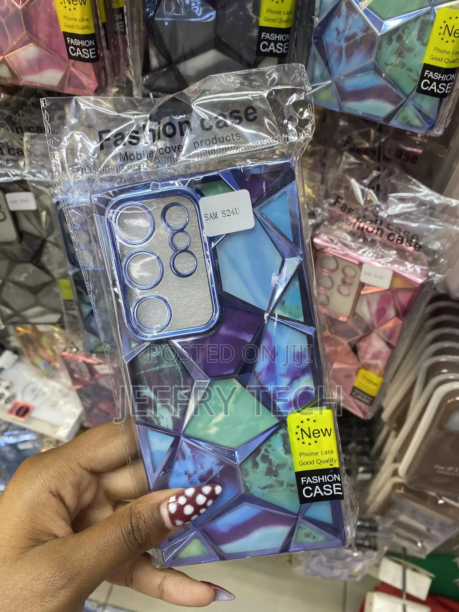 Cruxxe Geometric Diamond Pattern Cover for Samsung S24 Ultra