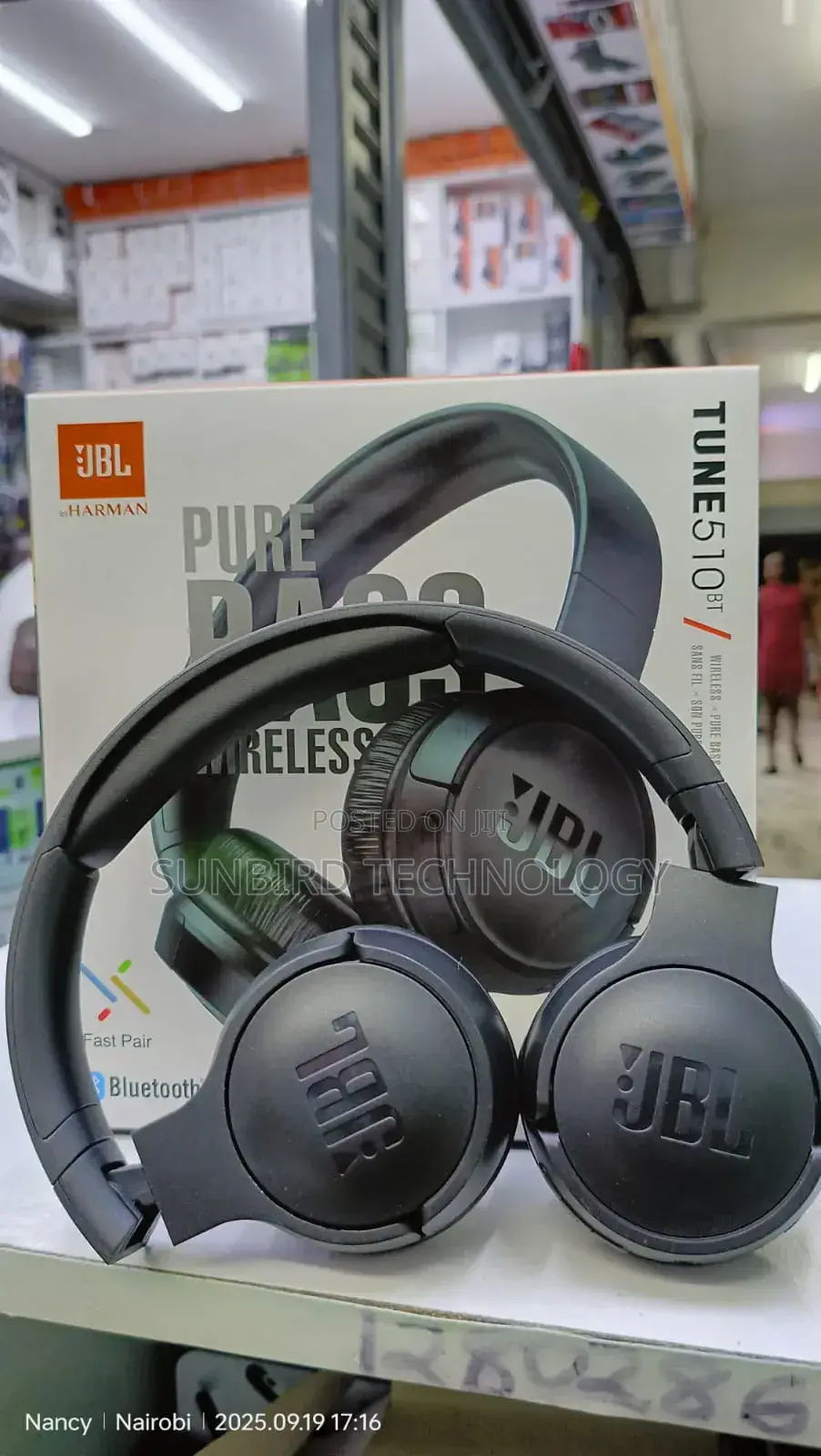 Black JBL 510 Headphones