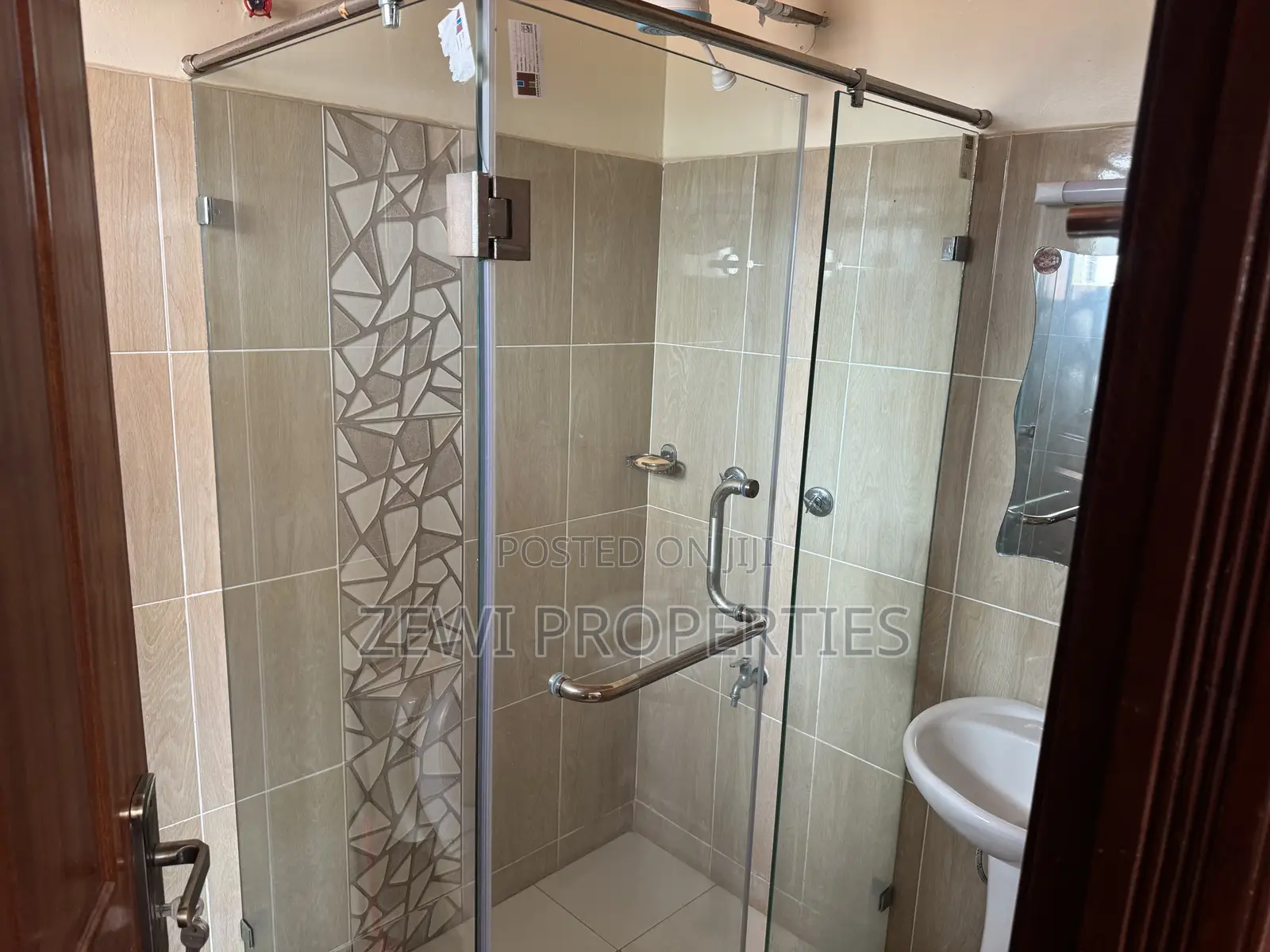 4bdrm Mansion in Ol Keri for sale