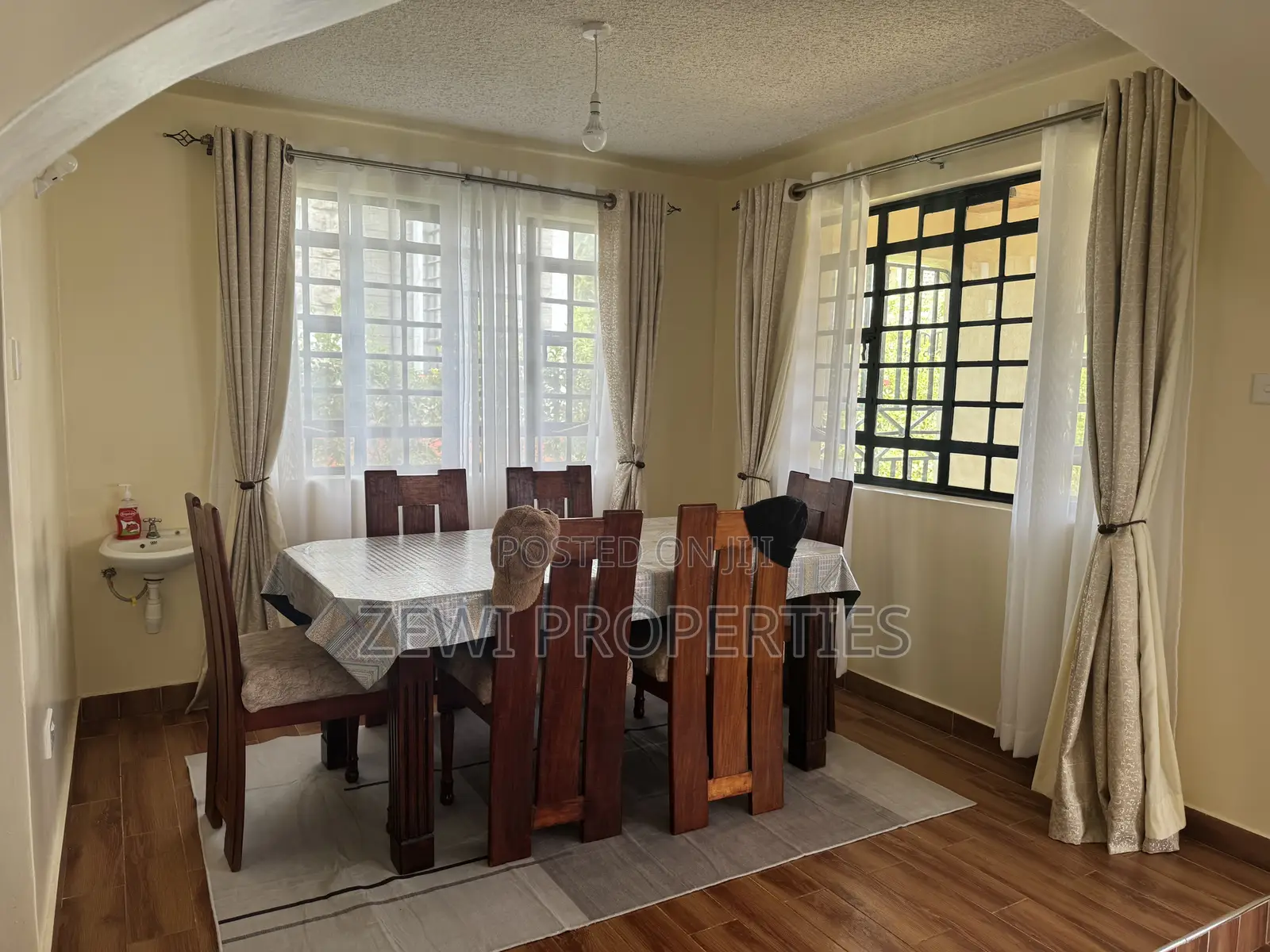 4bdrm Mansion in Ol Keri for sale