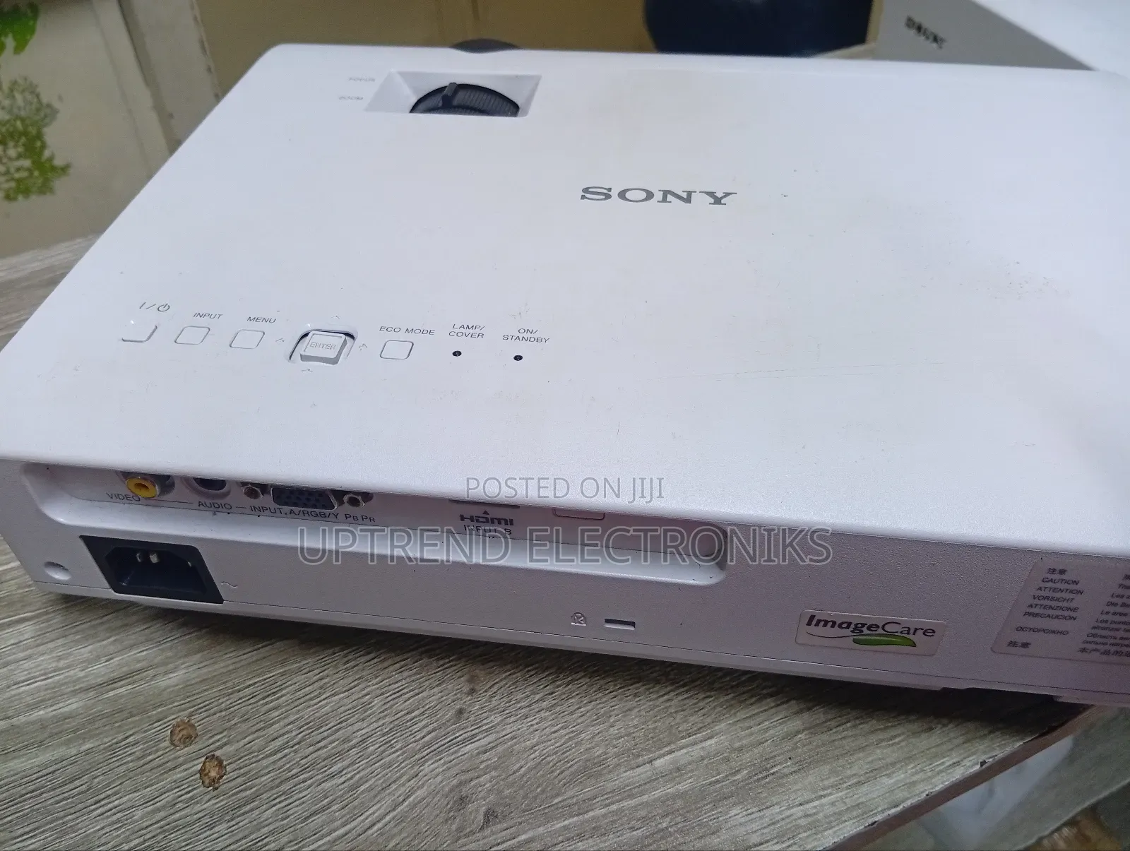 Sony Dx100 – Bright Performance, Compact Power