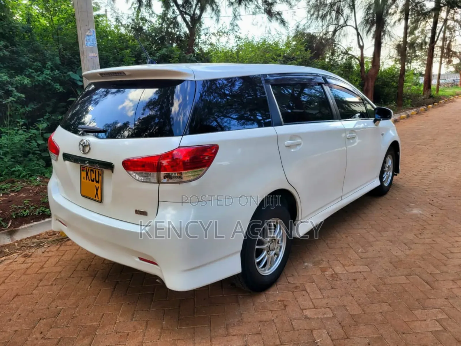 Toyota Wish 2013 White