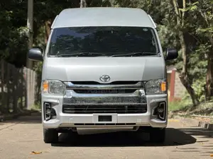 Toyota HiAce 2019 Silver