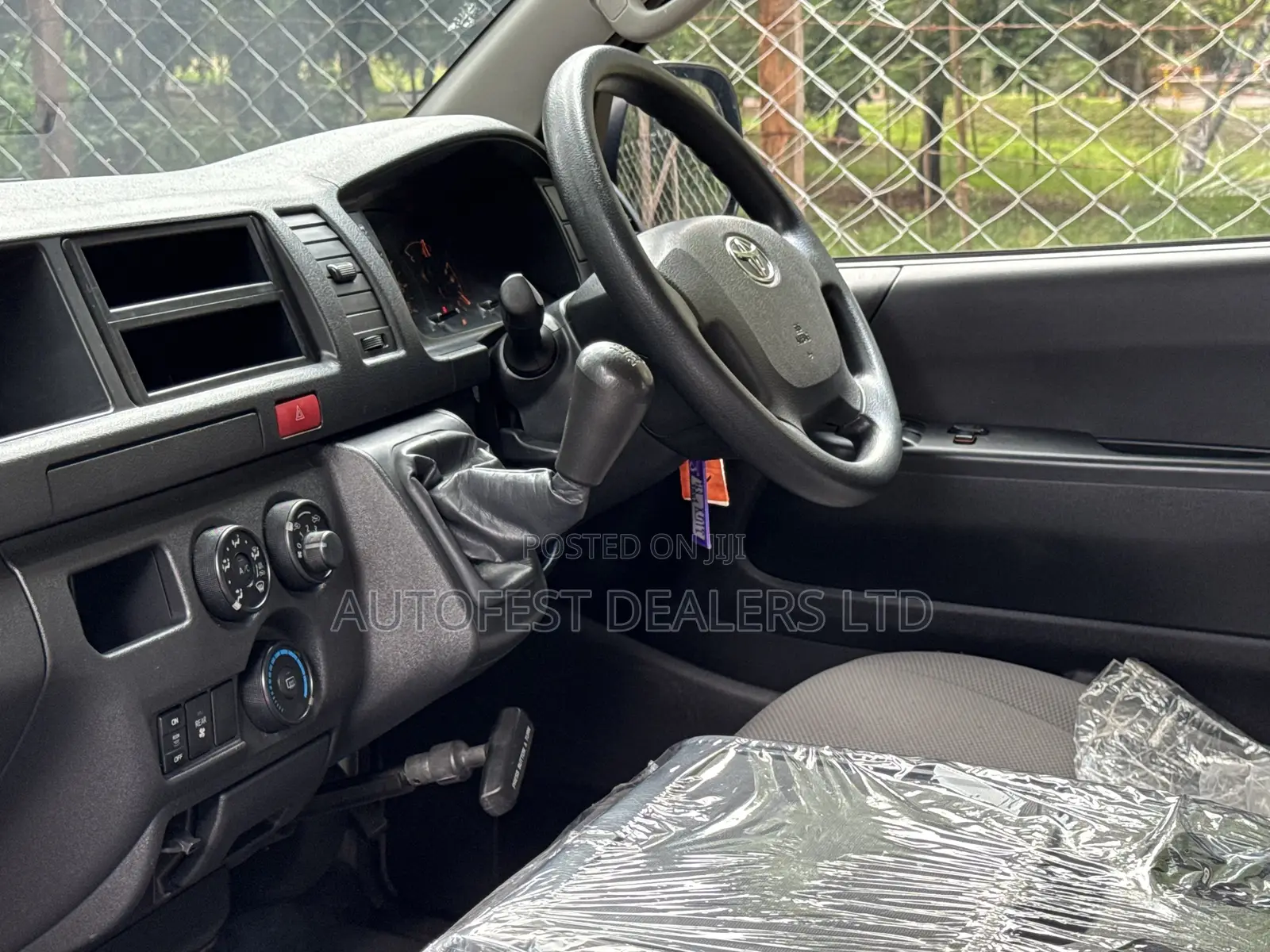 Toyota HiAce 2019 Silver