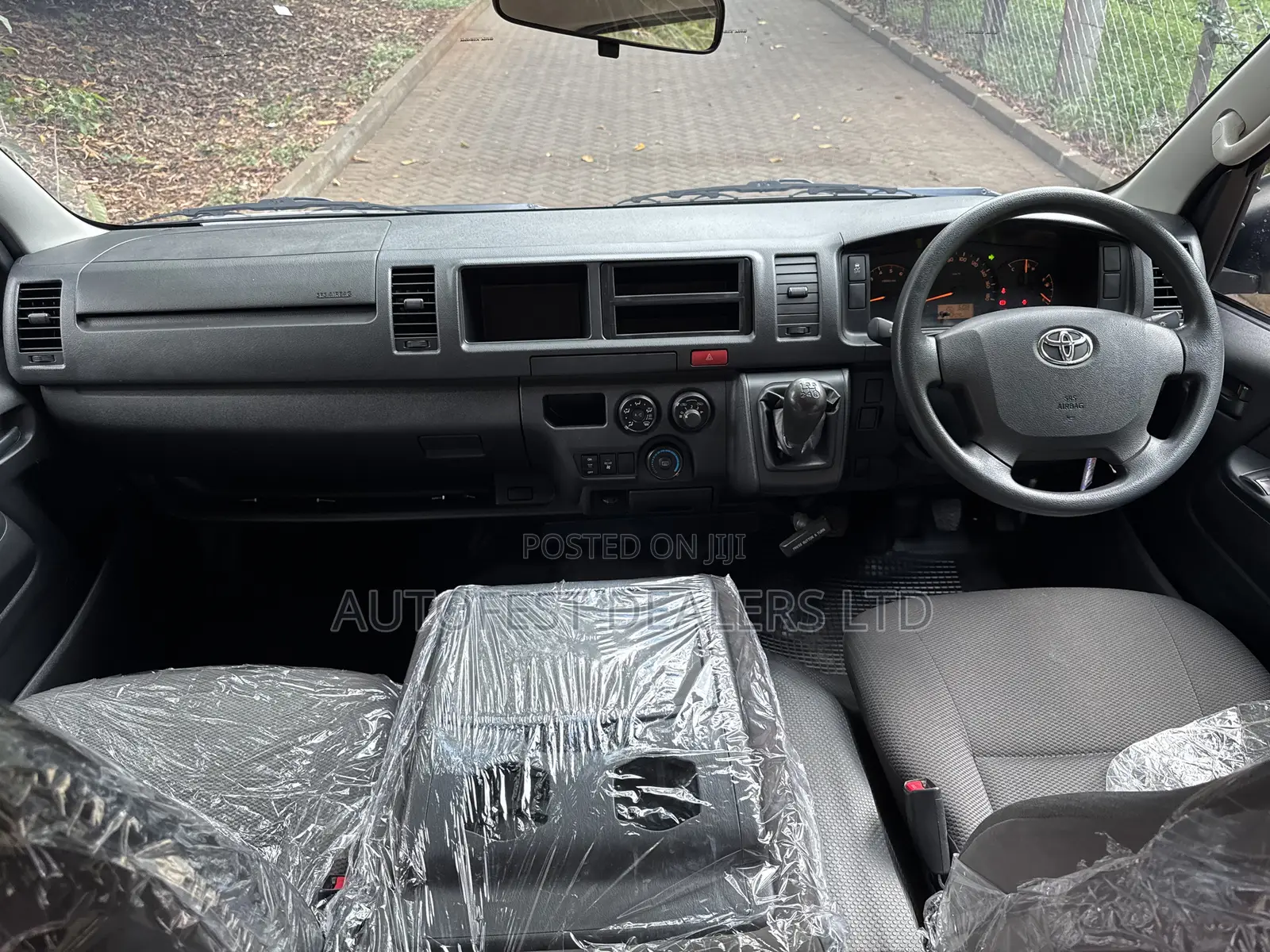 Toyota HiAce 2019 Silver