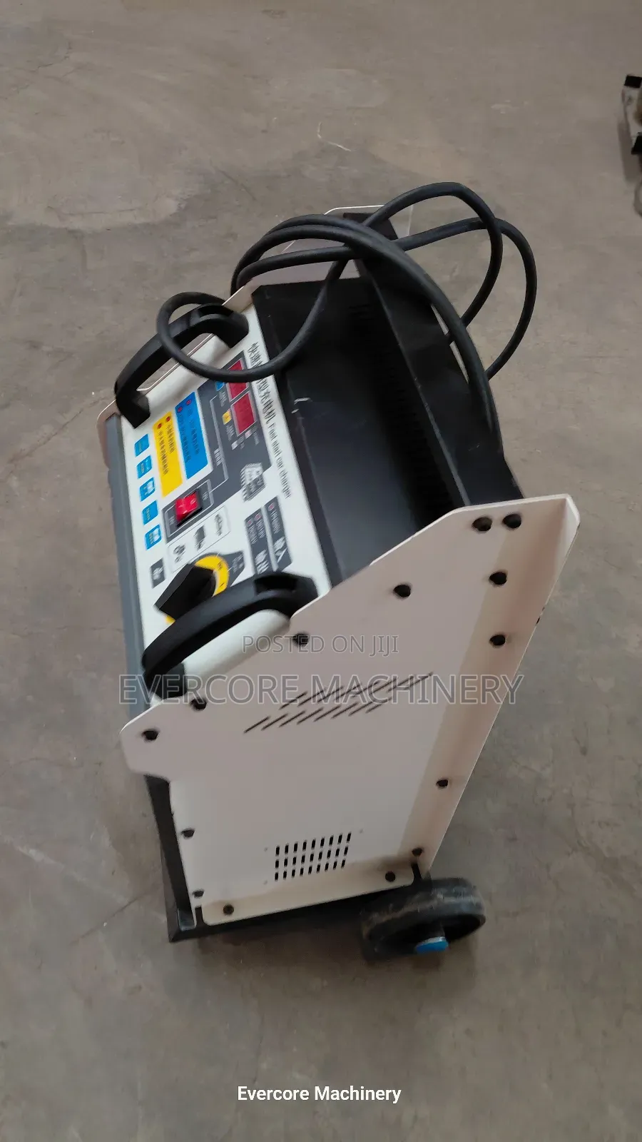 Heavy Duty Fast Start Car Charger Machine for Commercial Use.