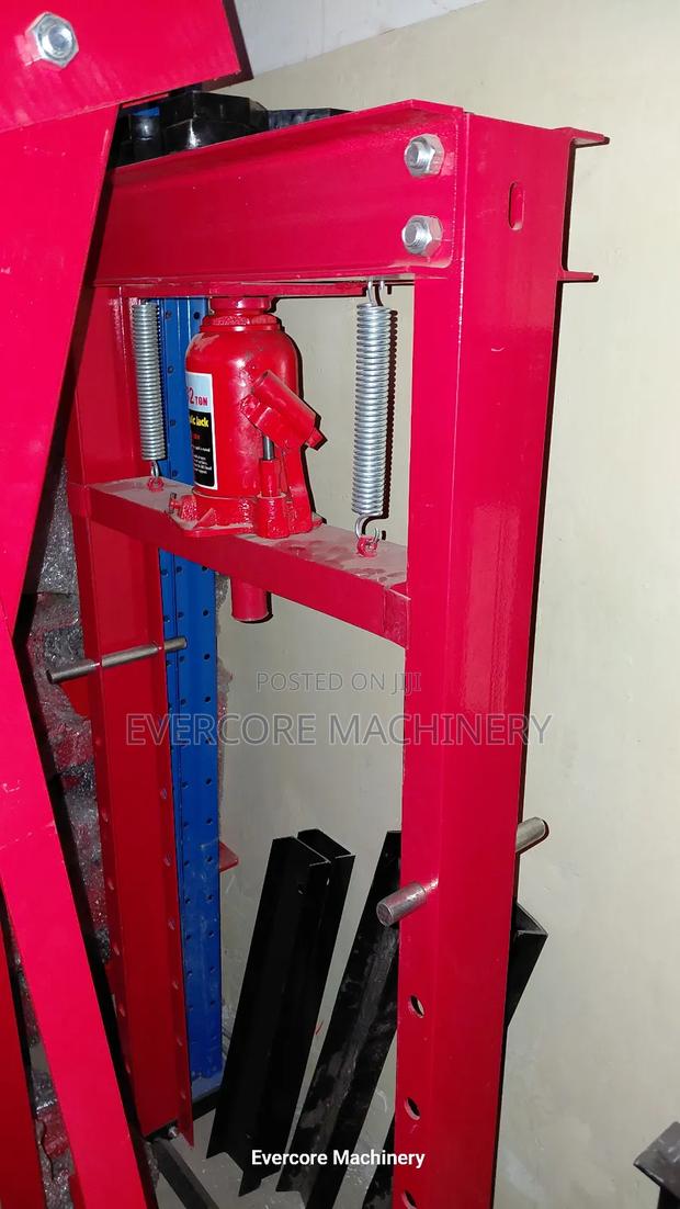 Heavy Duty 32tonne Bush and Bearing Press Machine. - thumbnail 2