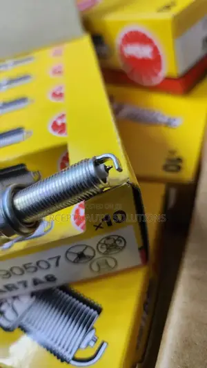 Suzuki Wagon R NGK Spark Plugs Ilmar7a8