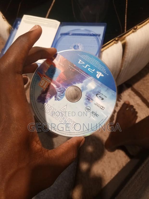 Barely Used Battlefield 5 Ps 4 - thumbnail 4