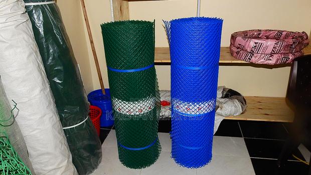 Heavy Duty Plastic Chicken Netting – Rust Free Poultry Mesh - main view