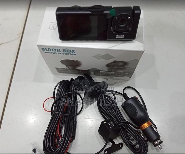 Wide Angle Viewing 1296p Full Hd Advanced 3 Channel Dash Cam