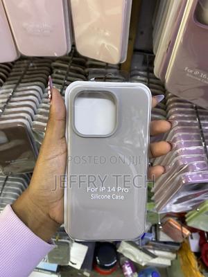 Domaver for iPhone 14 Pro Liquid Silicone Case With Microfiber Lining - main view