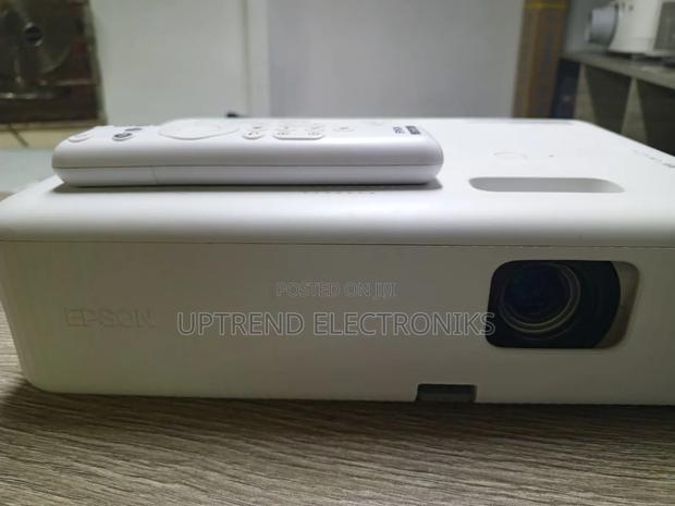 Epson Co-Wo1 Projector–Bright,Compact Built for Smooth Presentations - main view