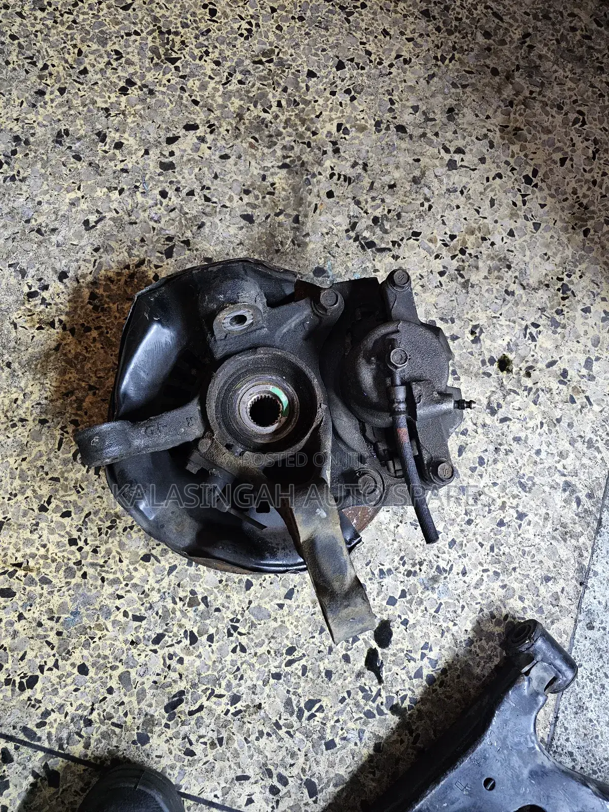 Noah Voxy Front Hub