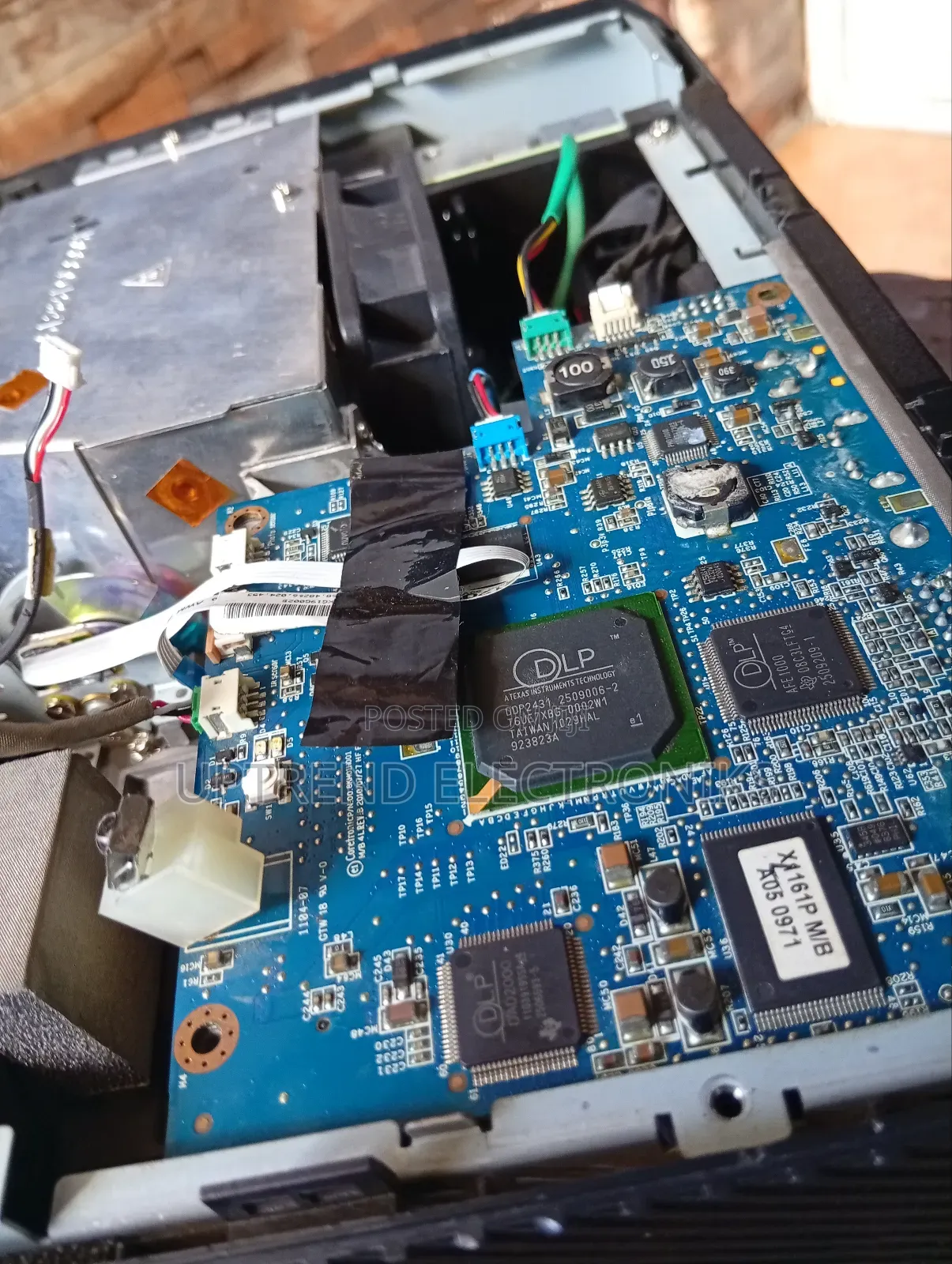 No Display? No Problem! We Fix It!