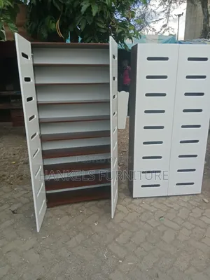 Closed Shoe Rack With Ventilation Design
