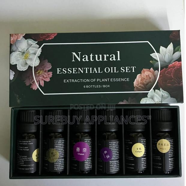 Essential Oil*Essenntial Oil - main view