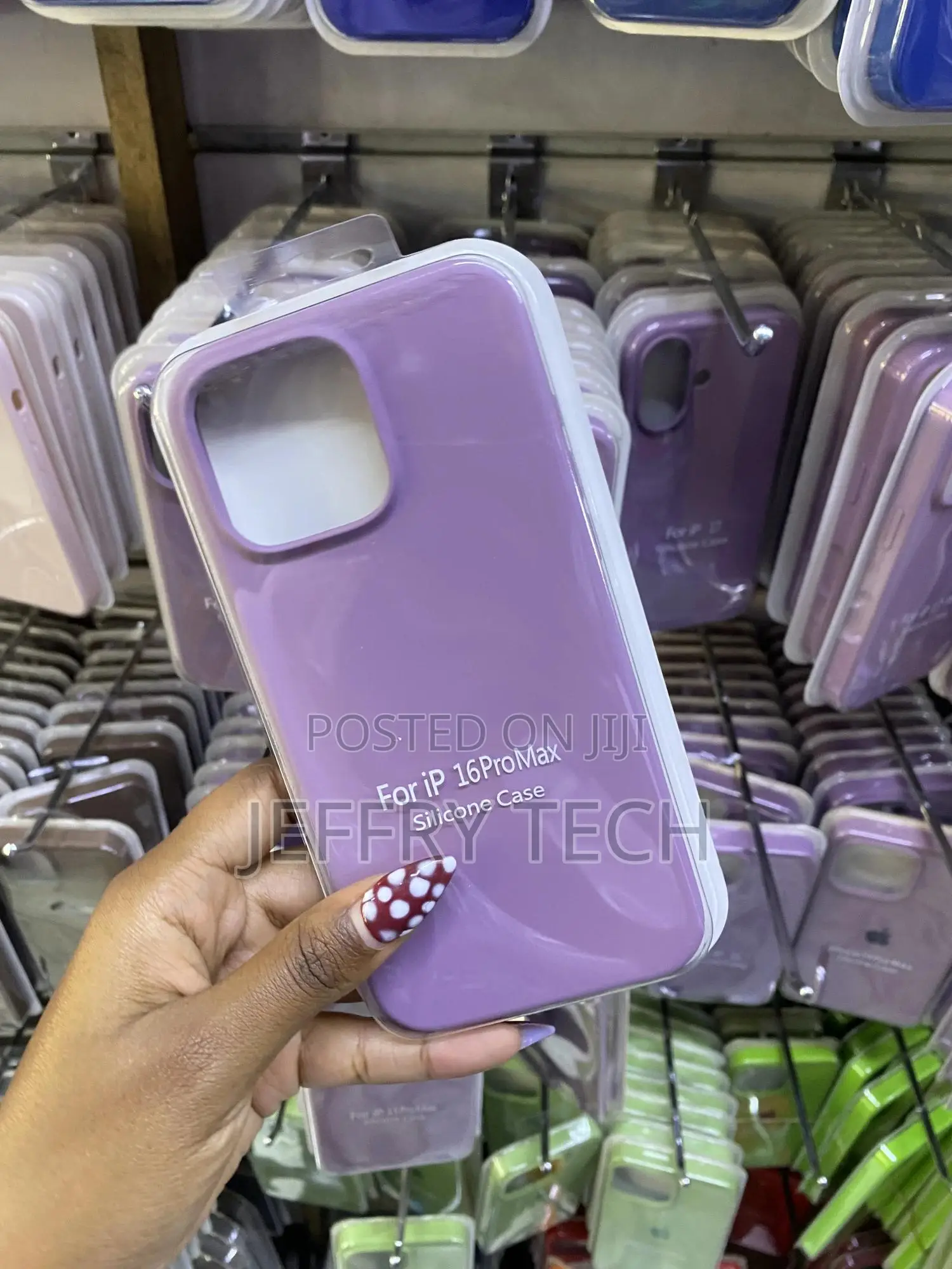 Amyto iPhone 16 Pro Max Liquid Silicon Case With Microfiber Lining