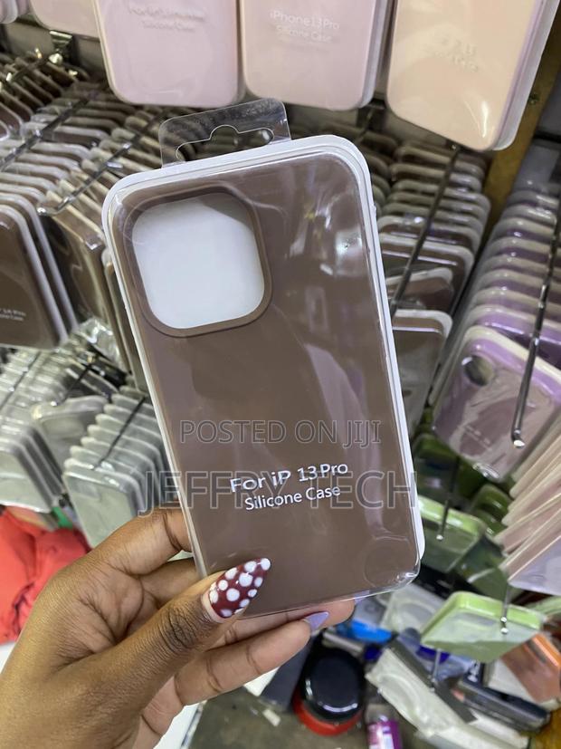 Tofly for iPhone 13 Pro Liquid Silicone Case With Microfiber Lining - thumbnail 3