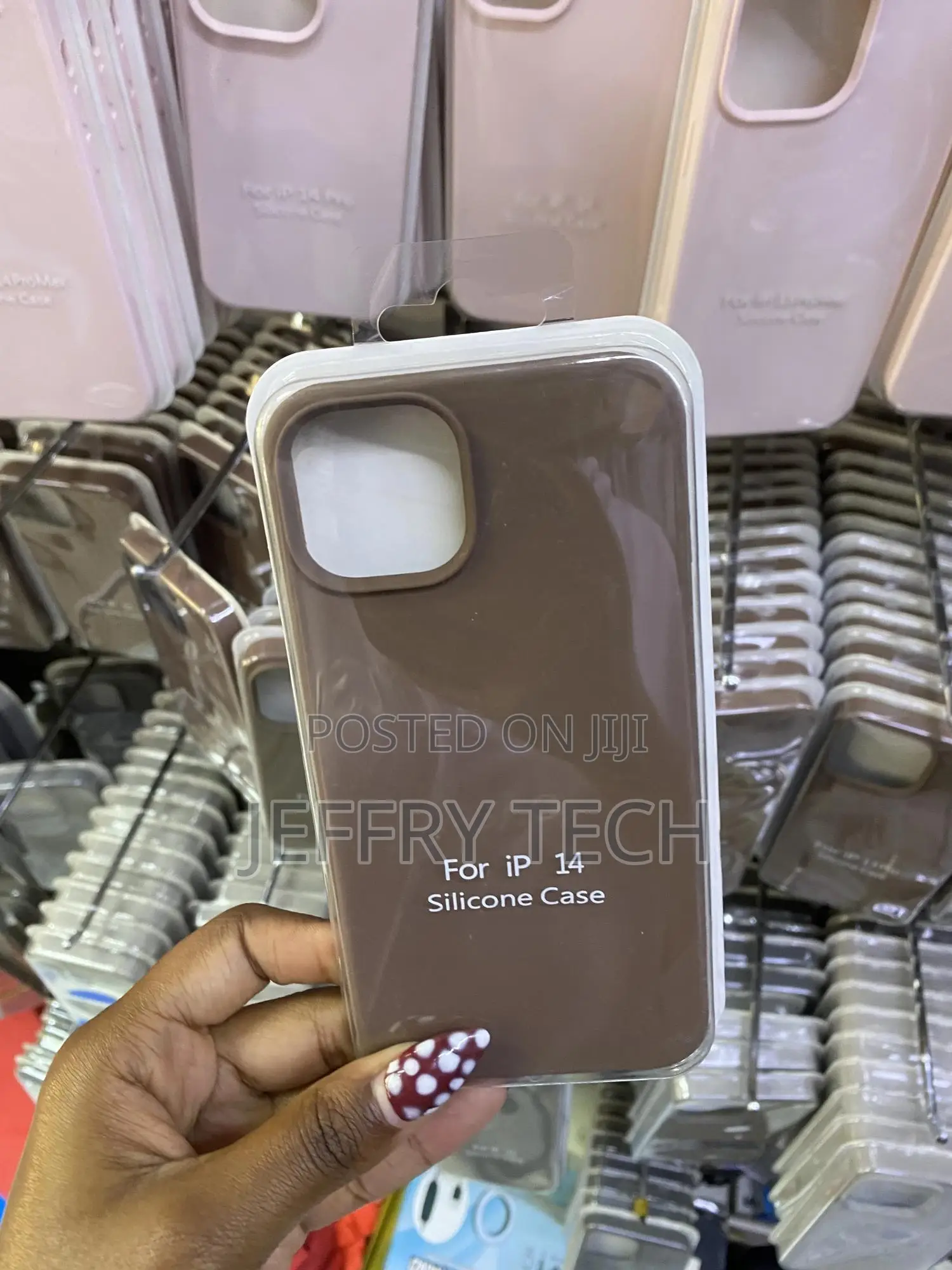 Vooii iPhone 14 Liquid Silicone Case With Microfiber Lining