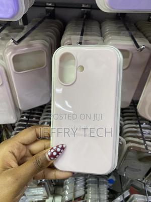 Anchor iPhone 17 Liquid Silicone Case With Microfiber Lining - thumbnail 2