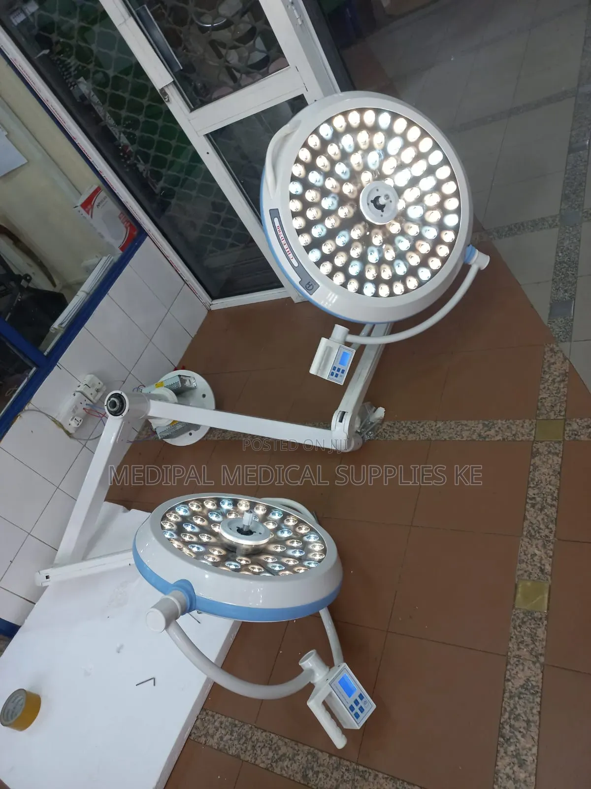Double Arm Theatre Light