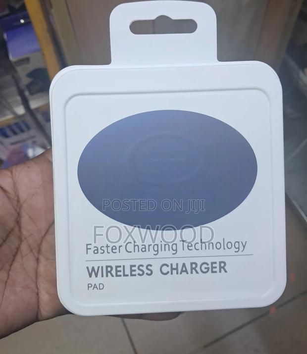 Samsung Wireless Charger Pad - thumbnail 2