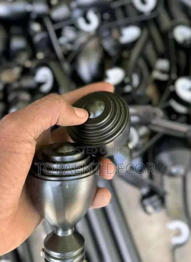 Black Well Designed Powder Coated Curtain Rod Flowers