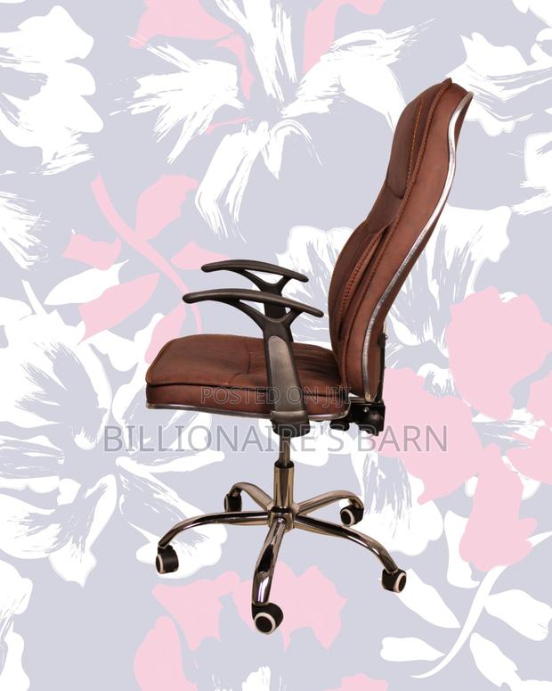 Ergonomic Executive Leather | Headrest | Comfort Meets Style - thumbnail 2
