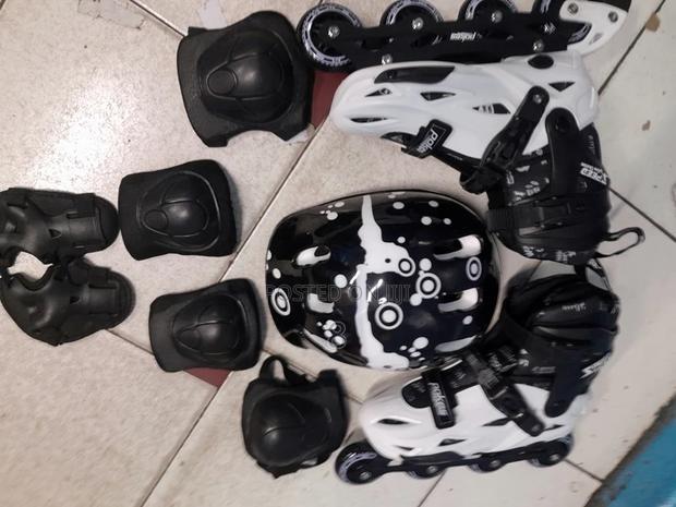 Full Set Durable Rubber Skates – Smooth Ride Guaranteed