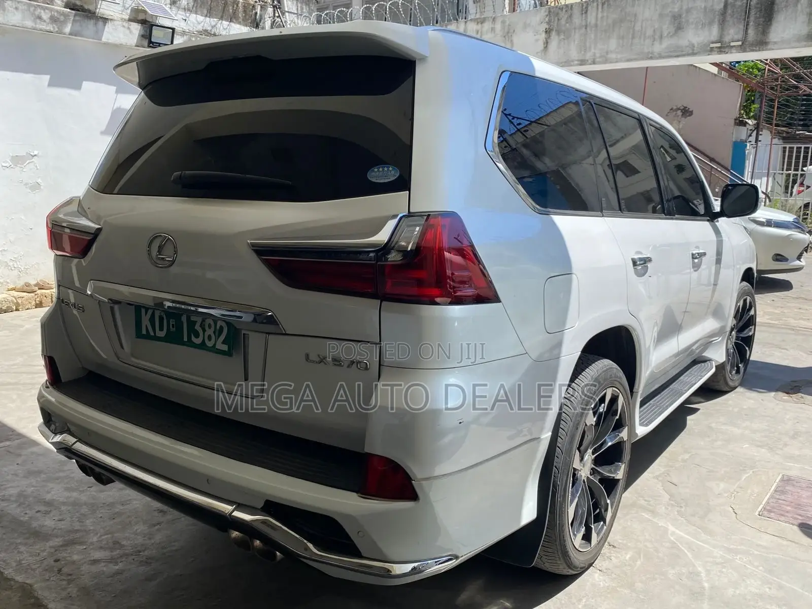 Lexus LX 2019 White