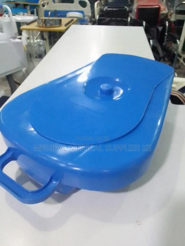Plastic Bedpan - main view
