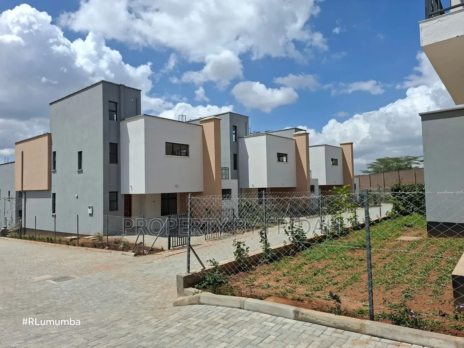 4bdrm Mansion in Kitengela for sale