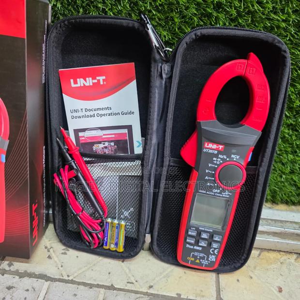 Accurate Uni-t 207b Clamp Meter