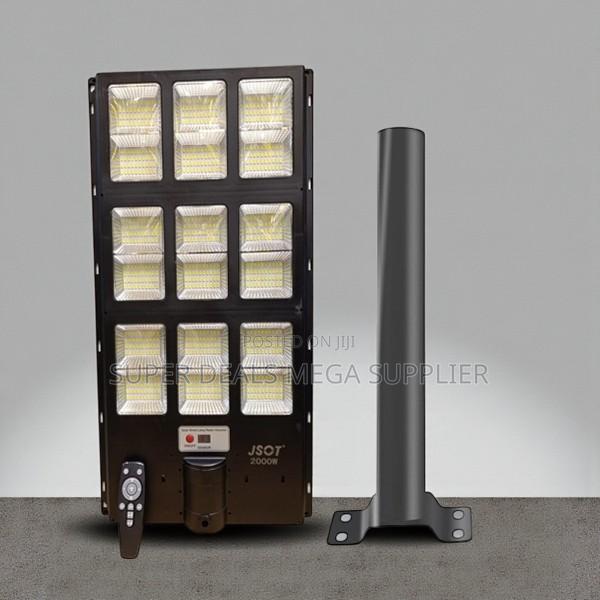 Stable Performance 2000w Solar Street Light With Efficient Solar Panel