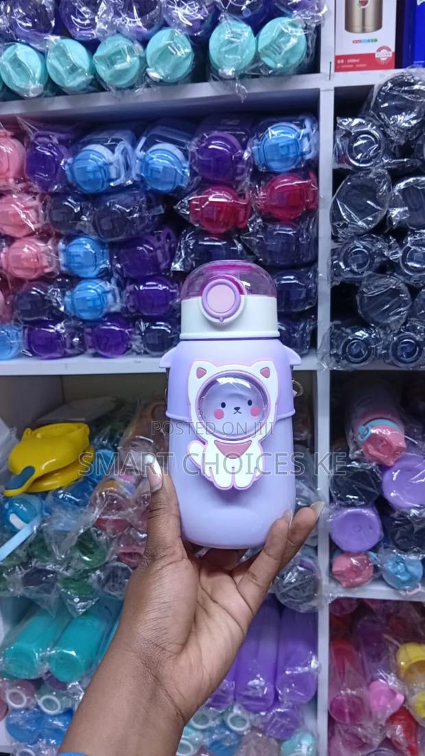 Cartoon Bottle*

Capacity 700ml