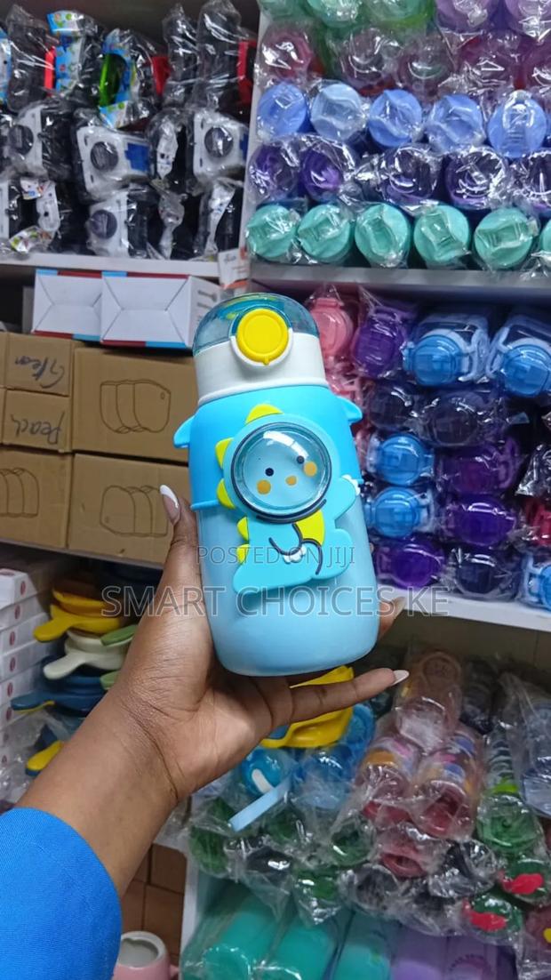 Cartoon Bottle*

Capacity 700ml - thumbnail 3