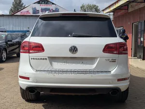 Volkswagen Touareg TDI R-Line 4dr SUV AWD (3.0L 6cyl Turbodiesel 8A)