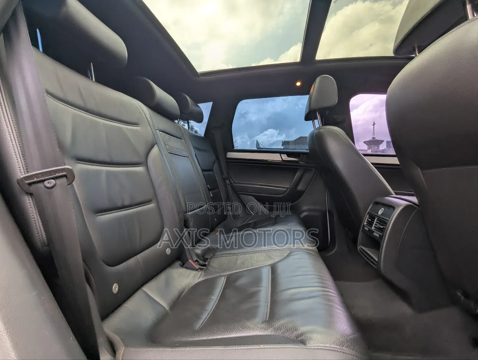 Volkswagen Touareg TDI R-Line 4dr SUV AWD (3.0L 6cyl Turbodiesel 8A)