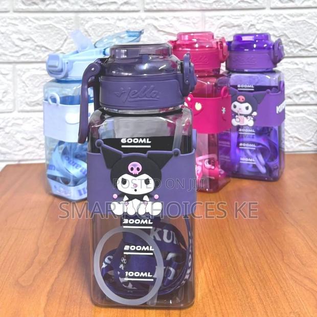 *Square Bottle*
Capacity 600ml - thumbnail 2