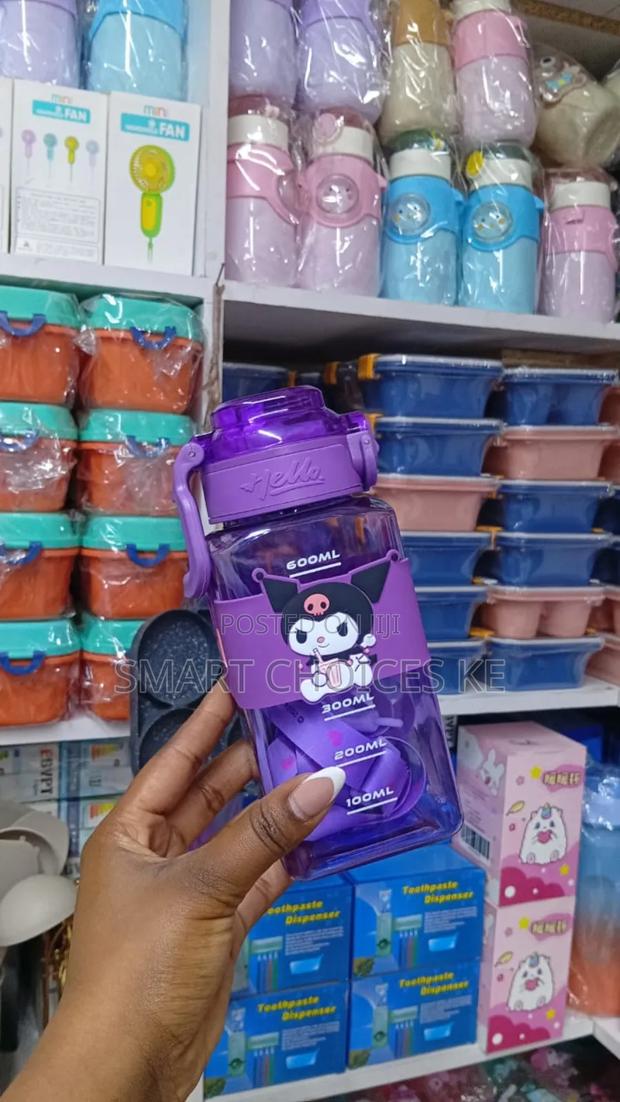 *Square Bottle*
Capacity 600ml - thumbnail 3