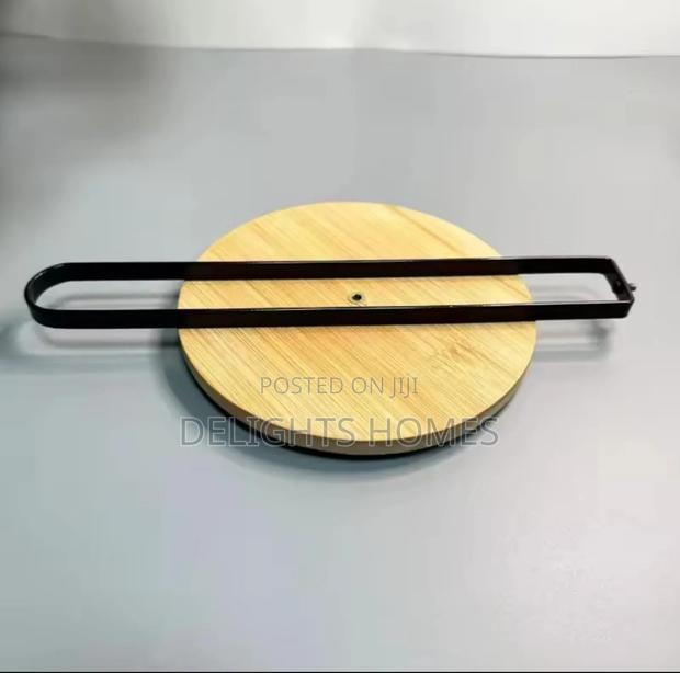 Metallic Paper Towel Holder_nje