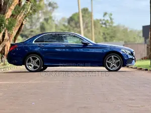 Mercedes-Benz C200 2018 Blue