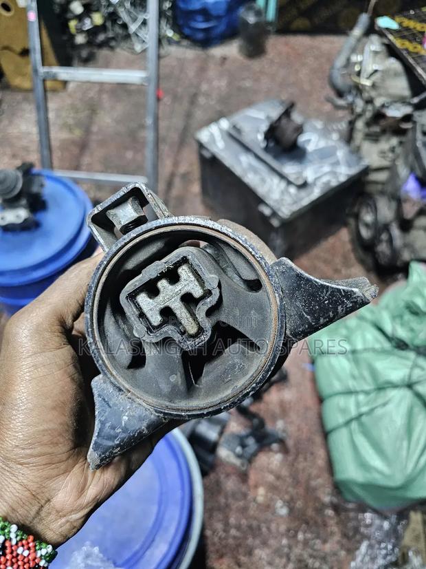 Nissan Dayz Gearbox Mounting - thumbnail 3